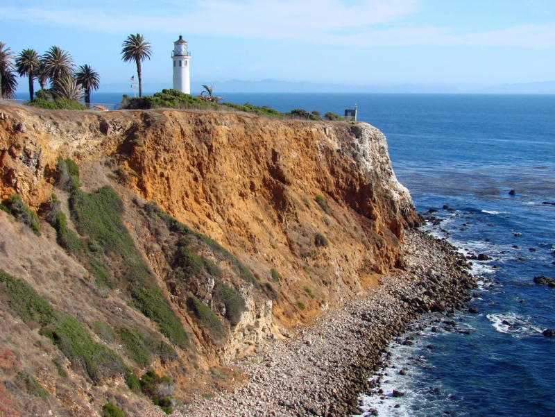 Lighthouse on the cliff in Palos Verdes, California | Qwik Focus ...